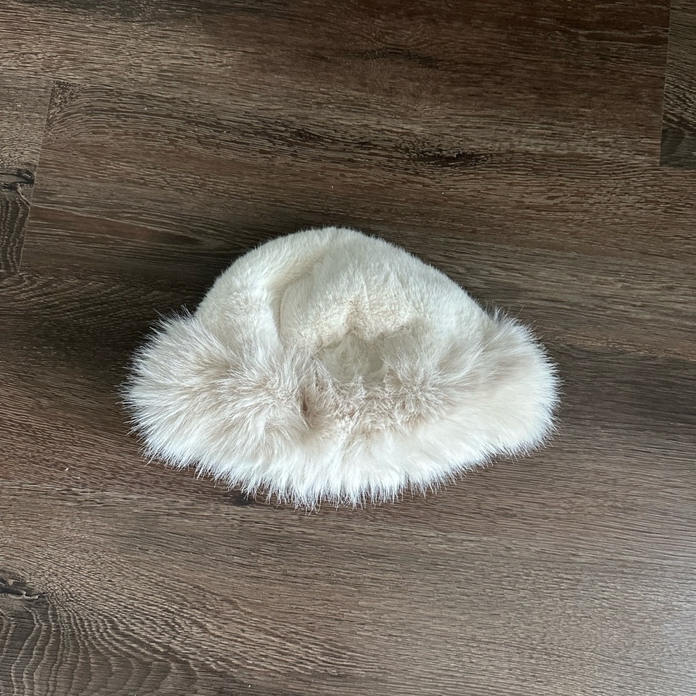 Fashion Nova Cream Furry Winter Hat